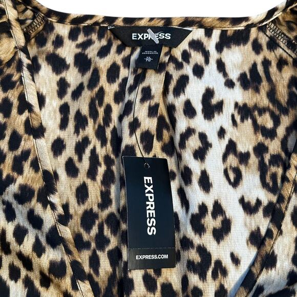 Express Leopard print V Neck Blouse, NWT Size XL - Picture 3 of 8